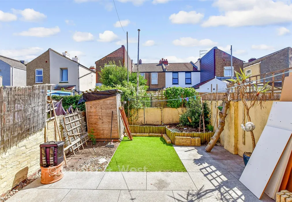 Rear Garden - Stamshaw Road, Portsmouth, Hampshire - Wards of Kent