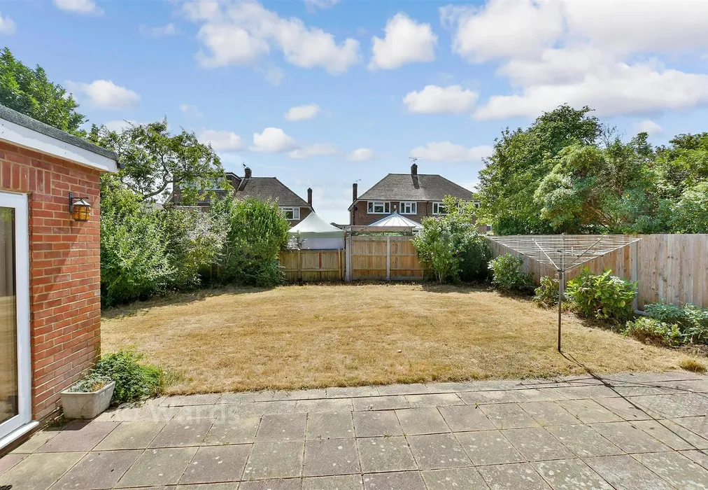 Rear Garden - The Shades, Rochester, Kent - Wards of Kent