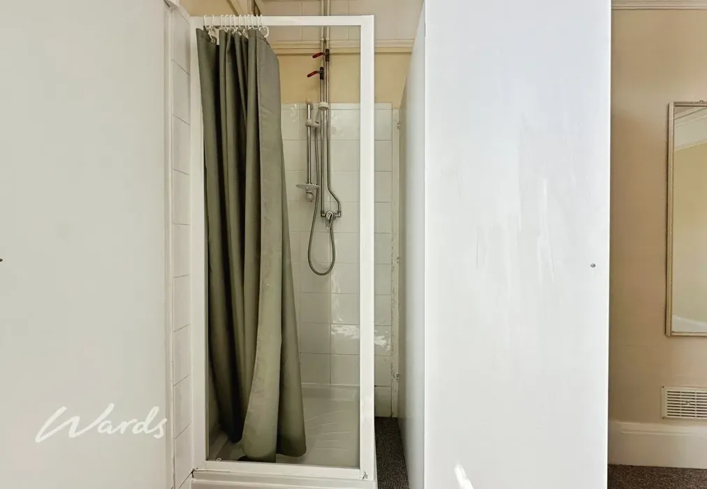 Shower Room - Tonbridge Road Maidstone ME16 - Wards of Kent