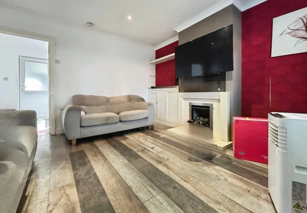 user_edited_photo... - Shipbourne Road Tonbridge TN10 - Wards of Kent