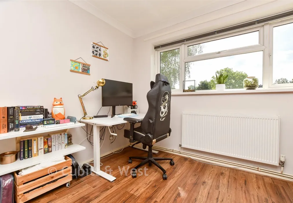 Lounge - Worcester Road, Sutton, Surrey - Wards of Kent