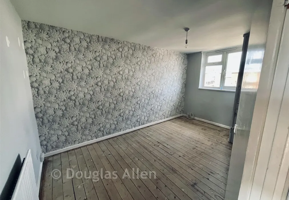 Bedroom 2 - Victor Walk, Hornchurch, Essex - Wards of Kent