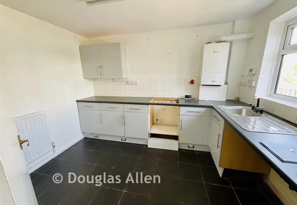 Kitchen - Victor Walk, Hornchurch, Essex - Wards of Kent