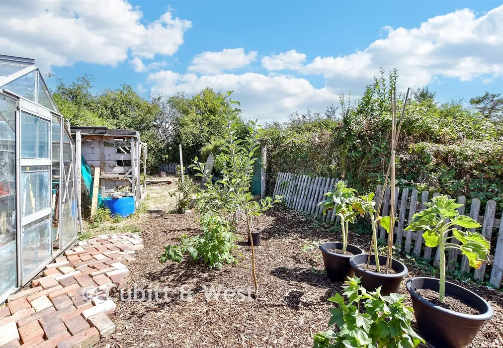 Rear Garden - Barnham Road, Eastergate, West Sussex - Wards of Kent