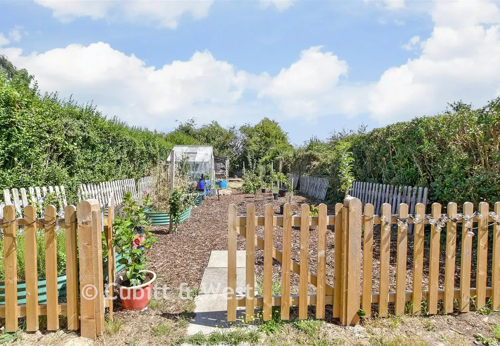 Rear Garden - Barnham Road, Eastergate, West Sussex - Wards of Kent