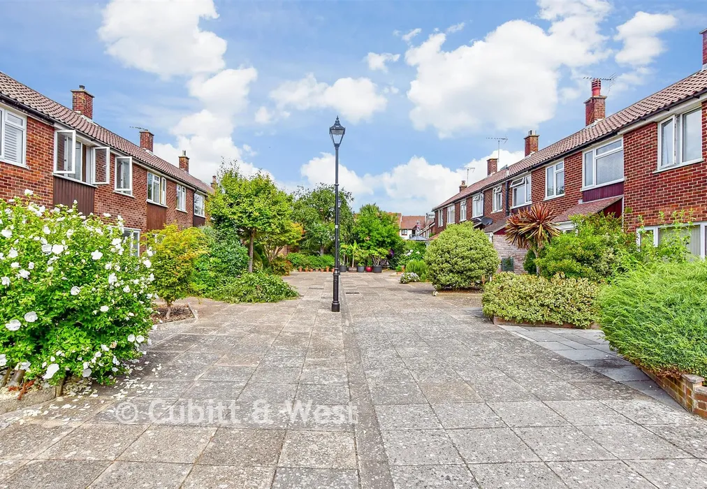 Street View - St. Thomas's Court, Portsmouth, Hampshire - Wards of Kent