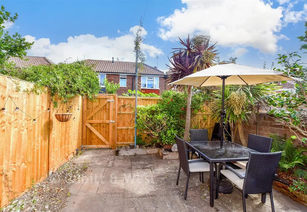 Rear Garden - St. Thomas's Court, Portsmouth, Hampshire - Wards of Kent