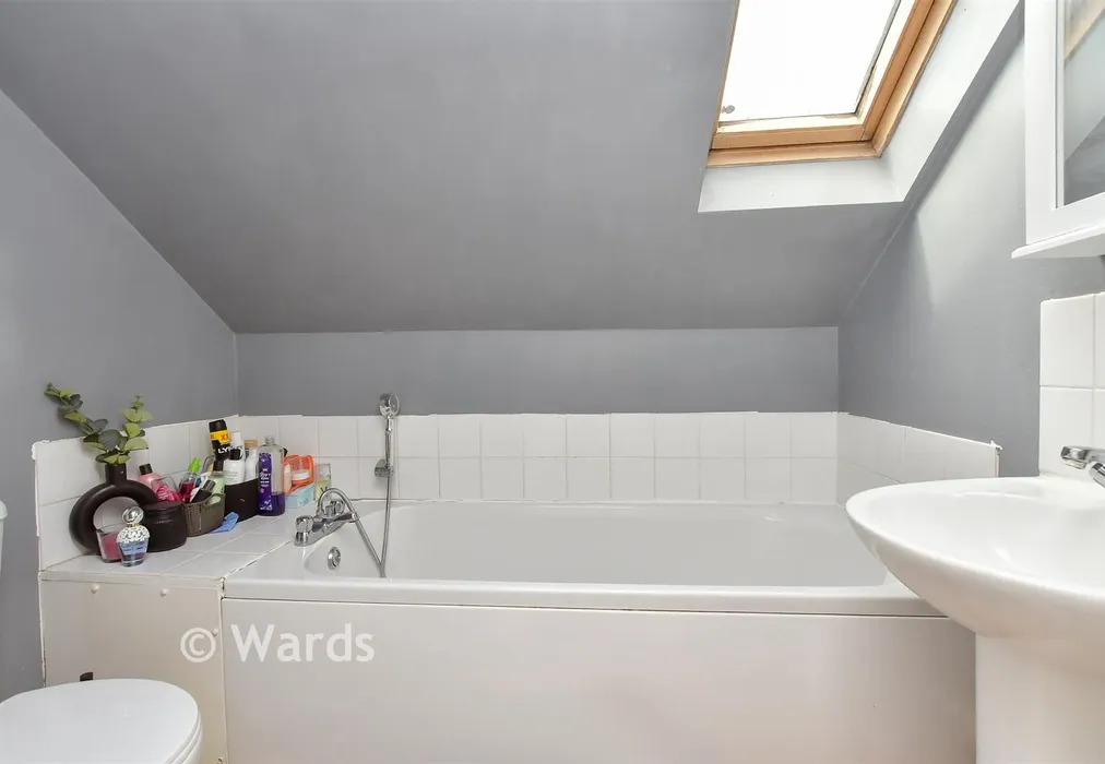 Bathroom - Station Road, Rainham, Gillingham, Kent - Wards of Kent