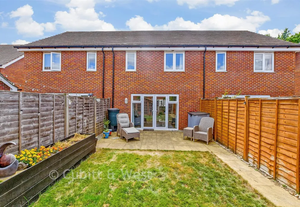 Rear Garden - Toddington Lane, Littlehampton, West Sussex - Wards of Kent