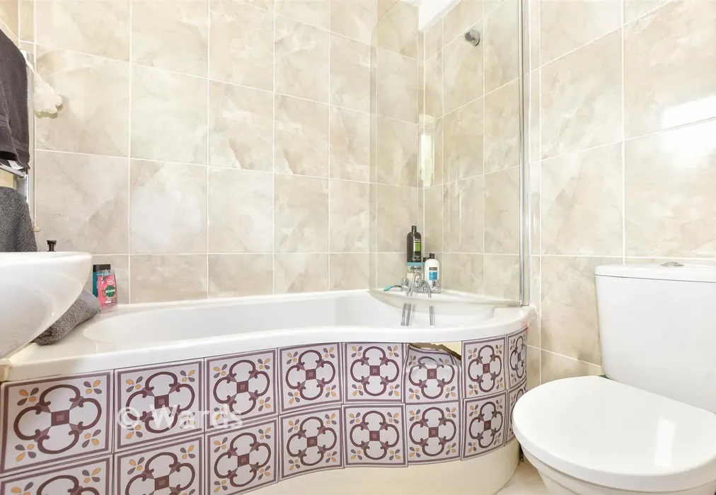 Bathroom - Firs Lane, Cheriton, Folkestone, Kent - Wards of Kent
