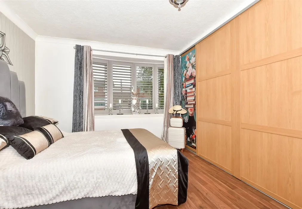 Bedroom 1 - Firs Lane, Cheriton, Folkestone, Kent - Wards of Kent