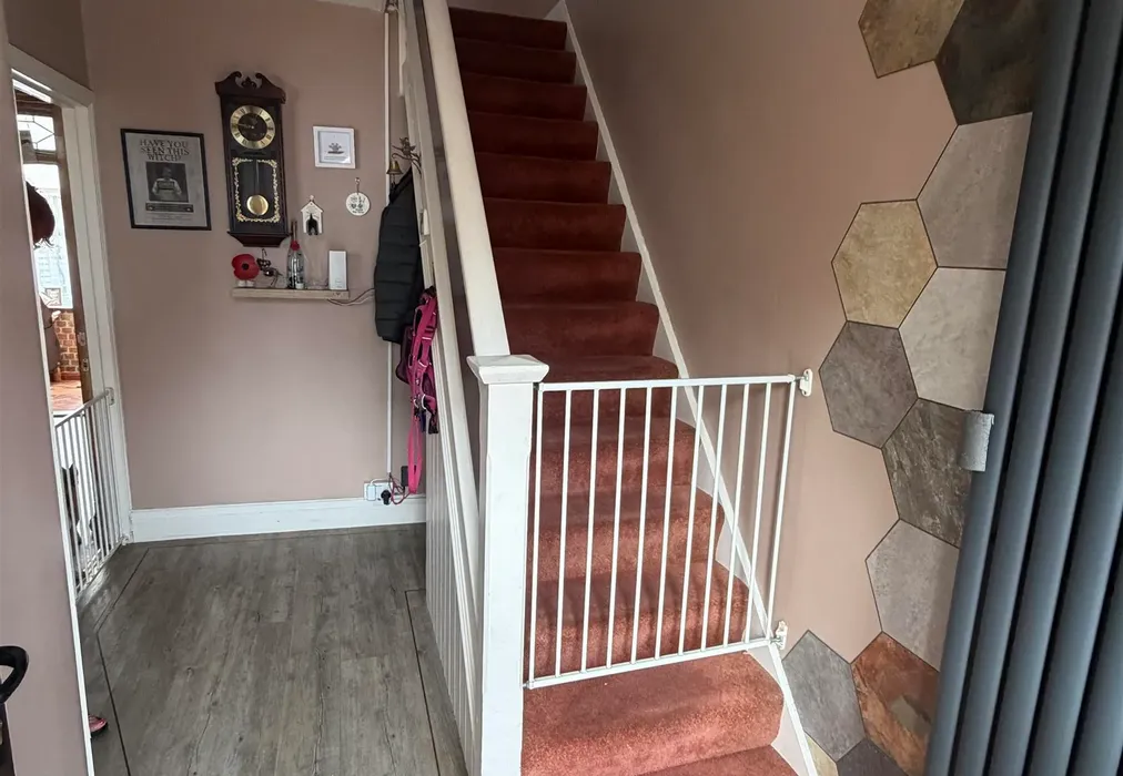 Hallway - St. Swithun's Road, Portsmouth, Hampshire - Wards of Kent