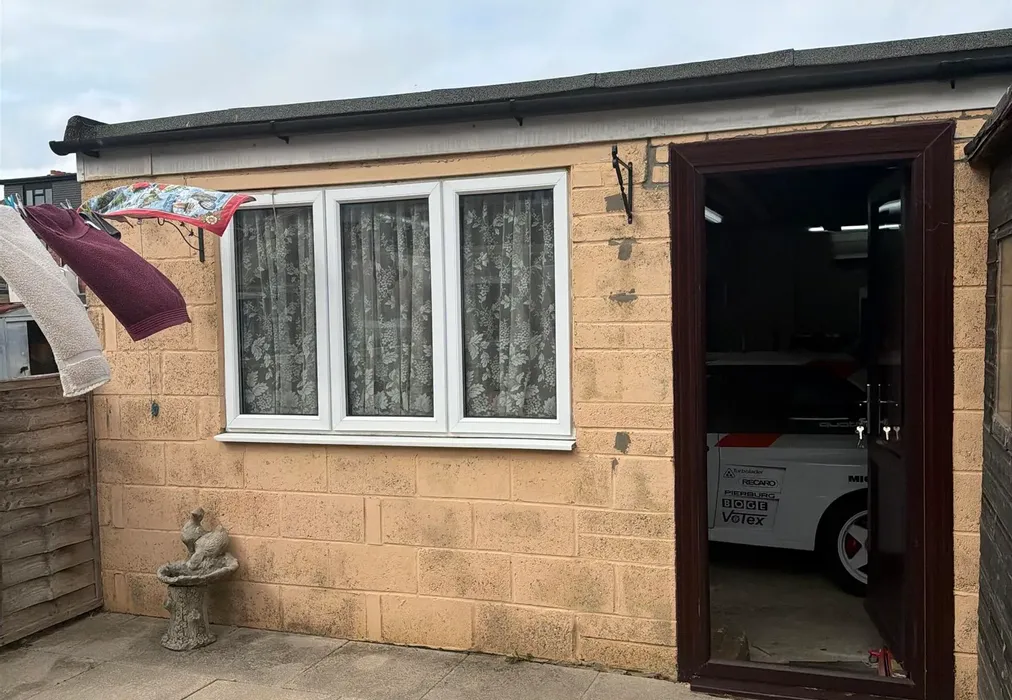 Garage Side - St. Swithun's Road, Portsmouth, Hampshire - Wards of Kent