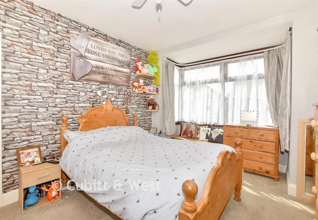 Bedroom 1 - St. Swithun's Road, Portsmouth, Hampshire - Wards of Kent