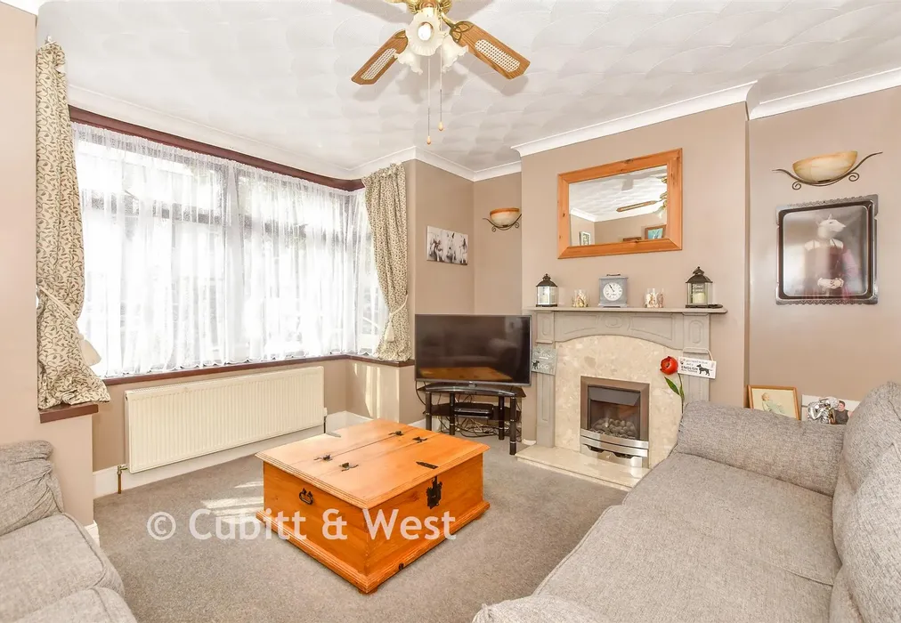 Lounge - St. Swithun's Road, Portsmouth, Hampshire - Wards of Kent