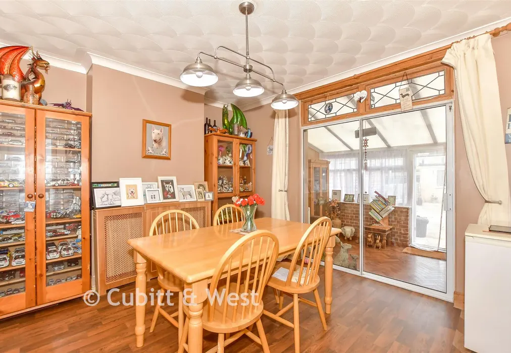 Dining Area - St. Swithun's Road, Portsmouth, Hampshire - Wards of Kent