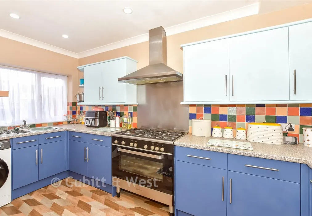 Kitchen - St. Swithun's Road, Portsmouth, Hampshire - Wards of Kent