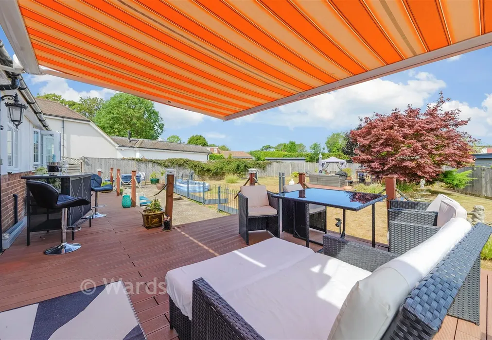 Patio / Decking - Woodland Close, Longfield, Kent - Wards of Kent