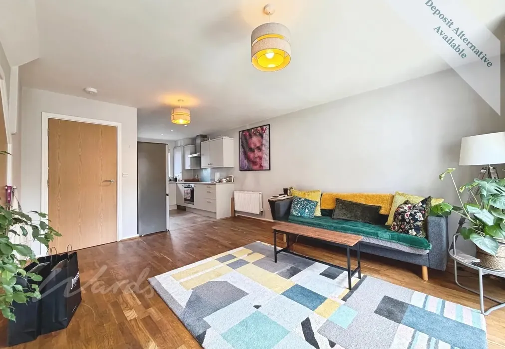 Lounge area - Palmer Avenue Gravesend DA12 - Wards of Kent