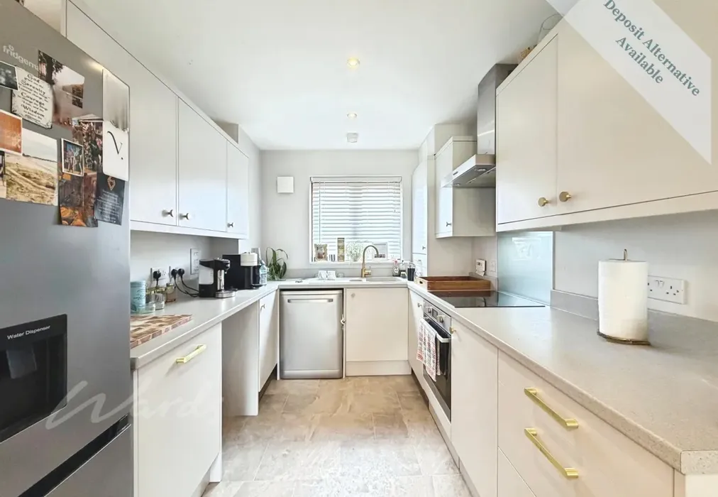 Kitchen - Palmer Avenue Gravesend DA12 - Wards of Kent