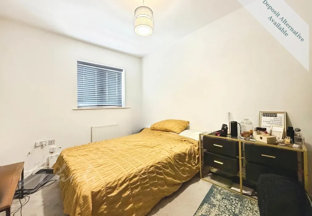 Bedroom 1 - Palmer Avenue Gravesend DA12 - Wards of Kent