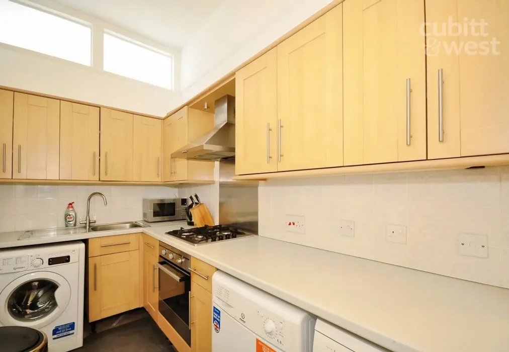 Kitchen - Powis Square, Brighton, BN1 - Wards of Kent