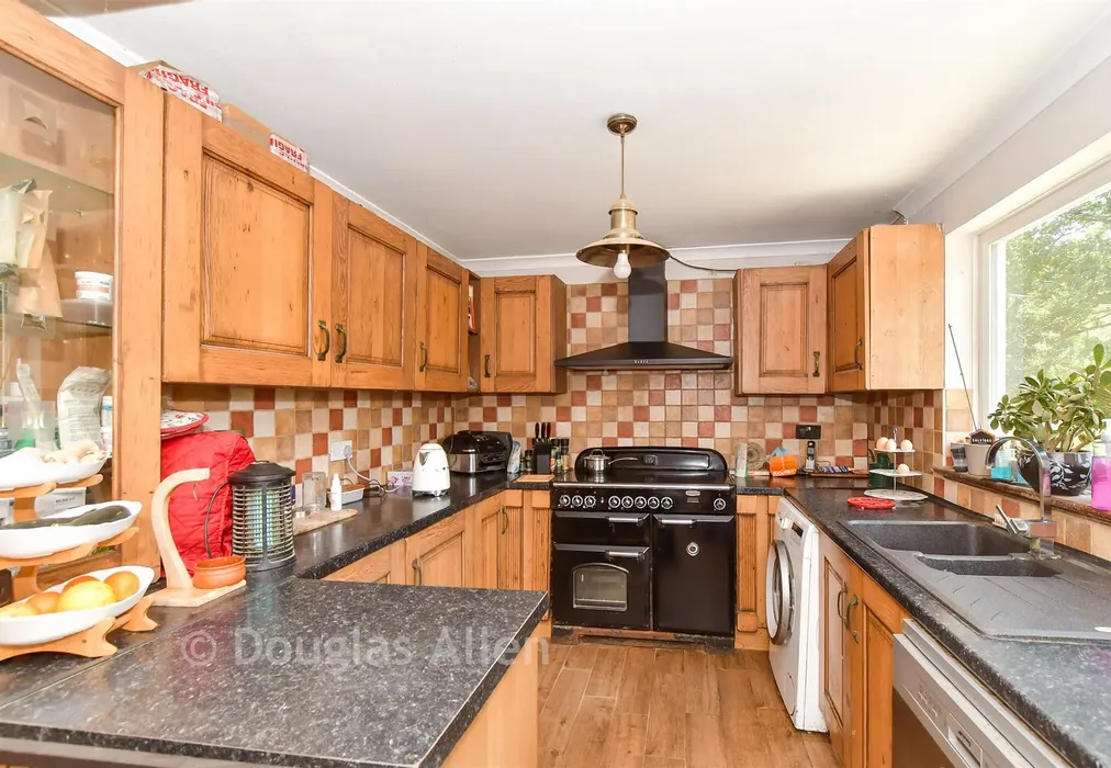 Kitchen - Castledon Road, Downham, Billericay, Essex - Wards of Kent