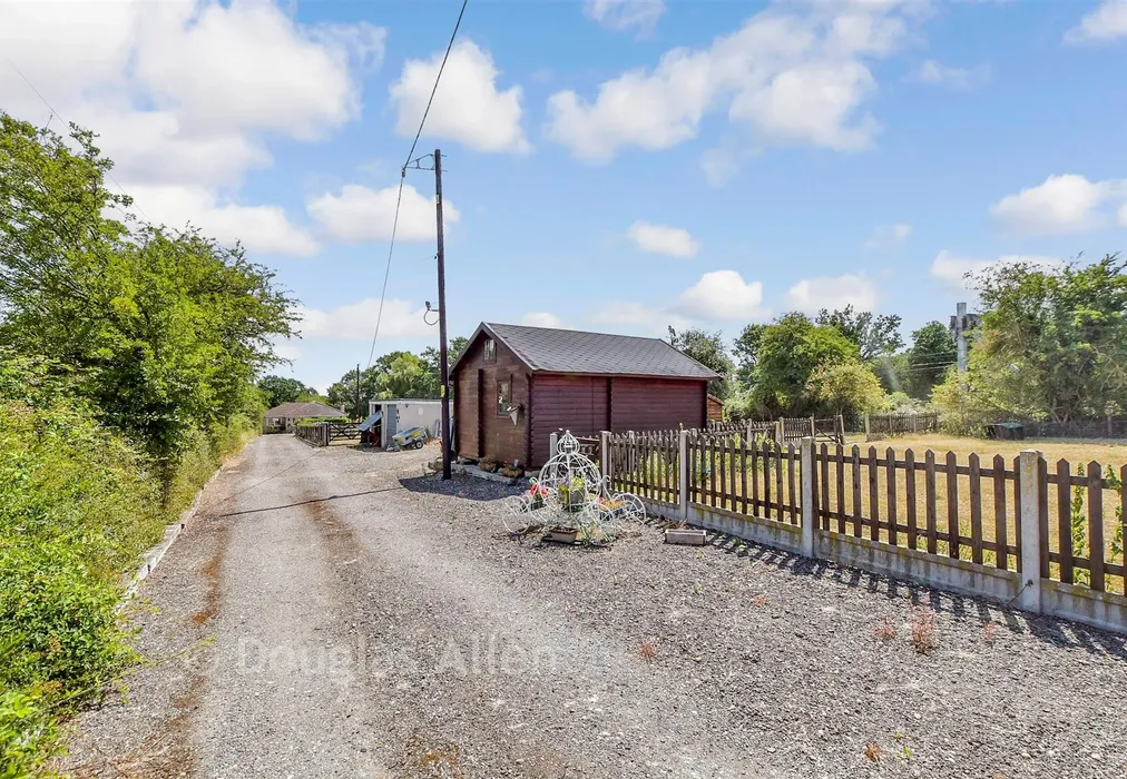 Driveway/Parking - Castledon Road, Downham, Billericay, Essex - Wards of Kent