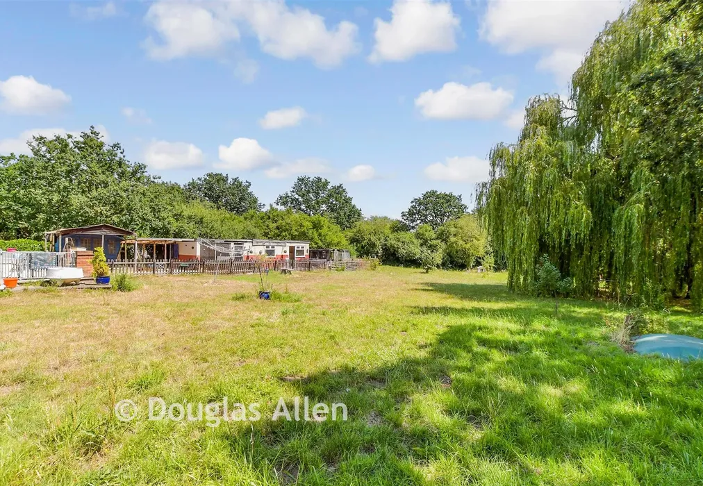 Rear Garden - Castledon Road, Downham, Billericay, Essex - Wards of Kent