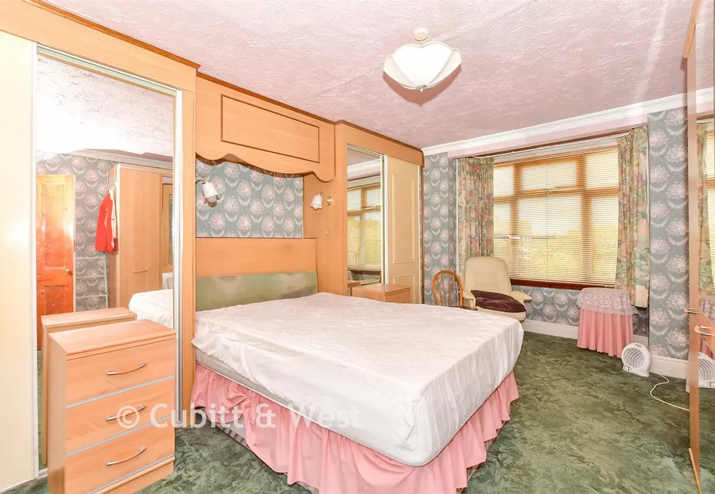 Bedroom 1 - London Road, Widley, Hampshire - Wards of Kent