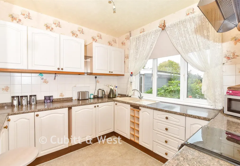 Kitchen - London Road, Widley, Hampshire - Wards of Kent