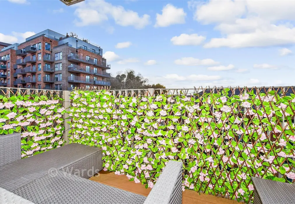 Balcony / Terrace - Rosalind Drive, Maidstone, Kent - Wards of Kent
