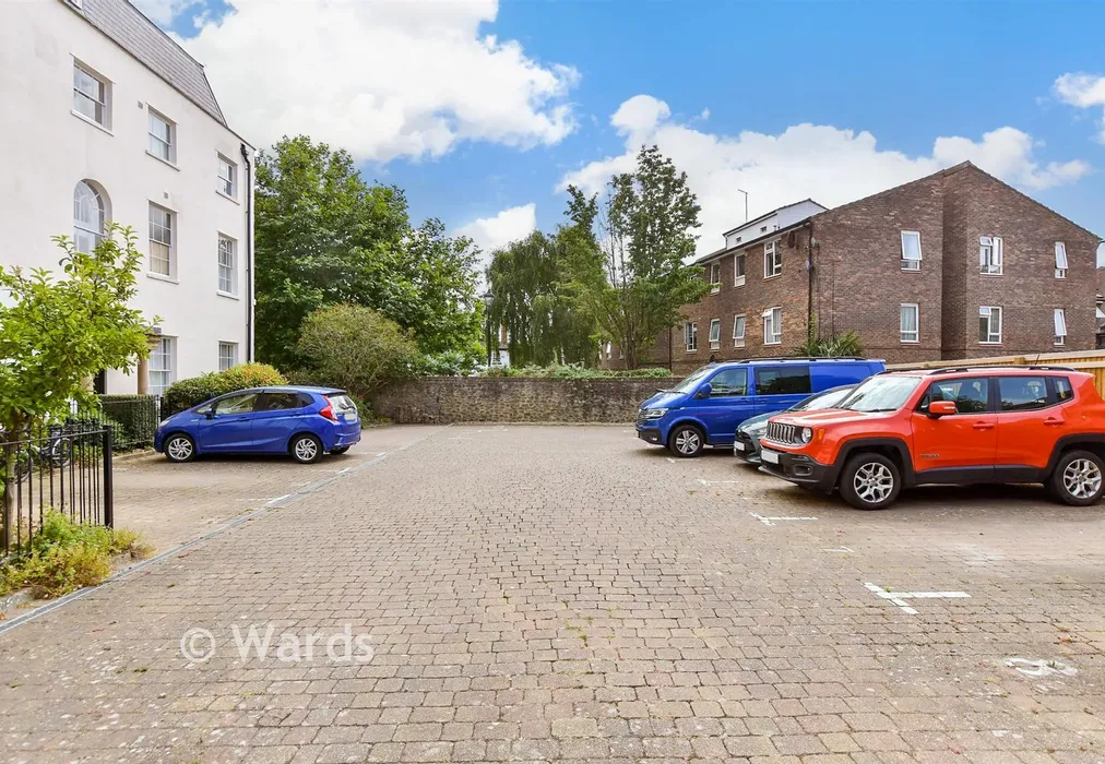 Driveway/Parking - High Street, Hythe, Kent - Wards of Kent