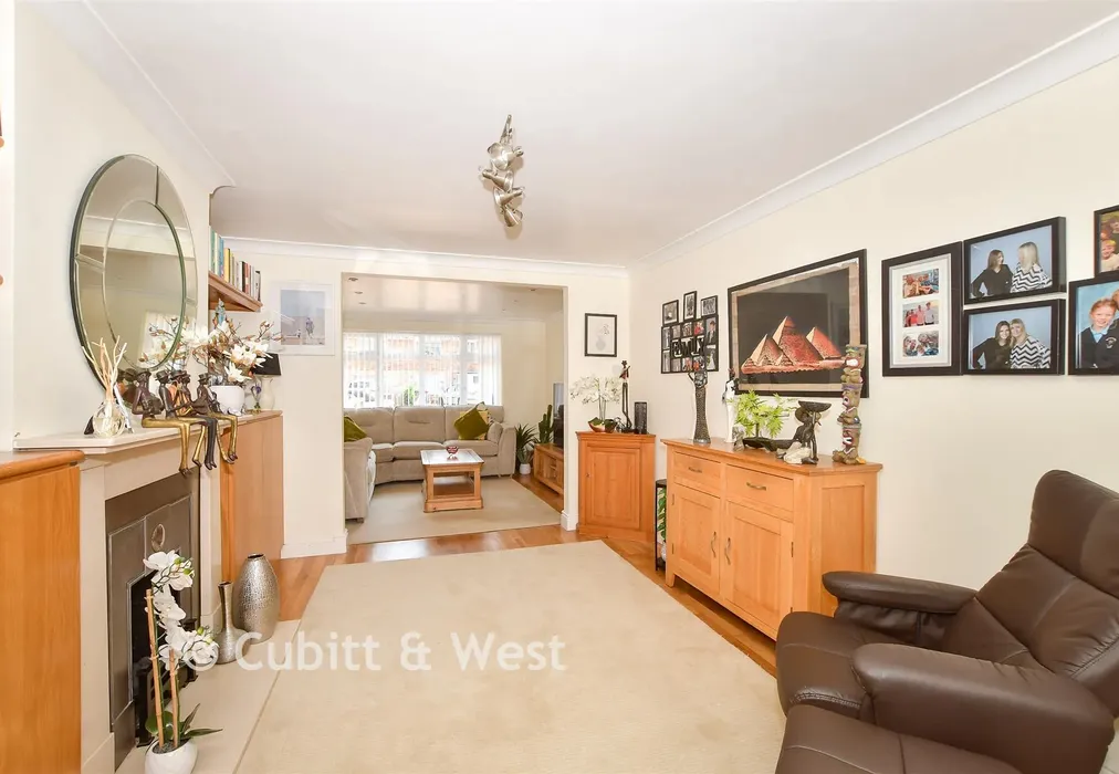Sitting Area - Stafford Road, Langley Green, Crawley, West Sussex - Wards of Kent