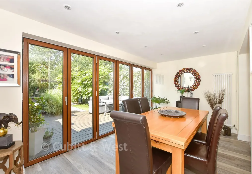 Dining Area - Stafford Road, Langley Green, Crawley, West Sussex - Wards of Kent