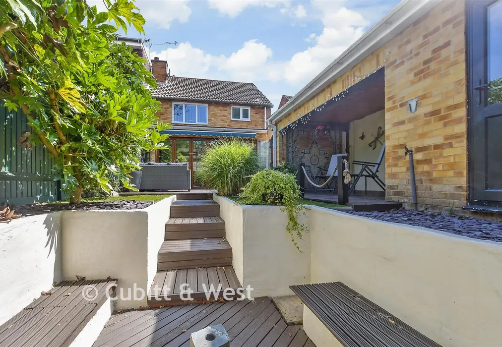 Rear Garden - Stafford Road, Langley Green, Crawley, West Sussex - Wards of Kent