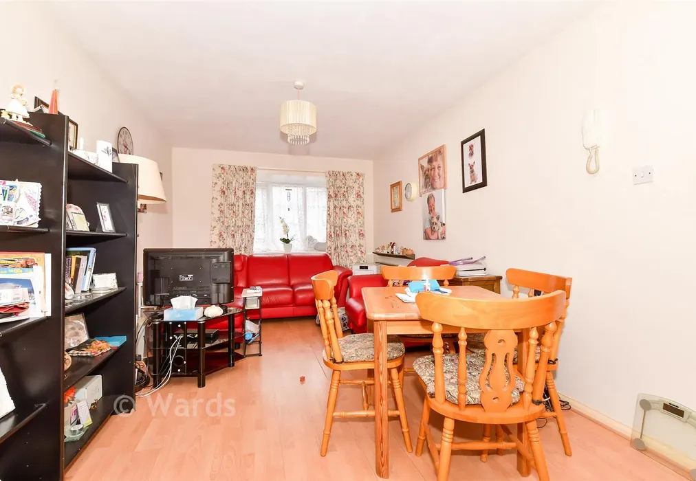 Lounge - Lesley Place, Buckland Hill, Maidstone, Kent - Wards of Kent