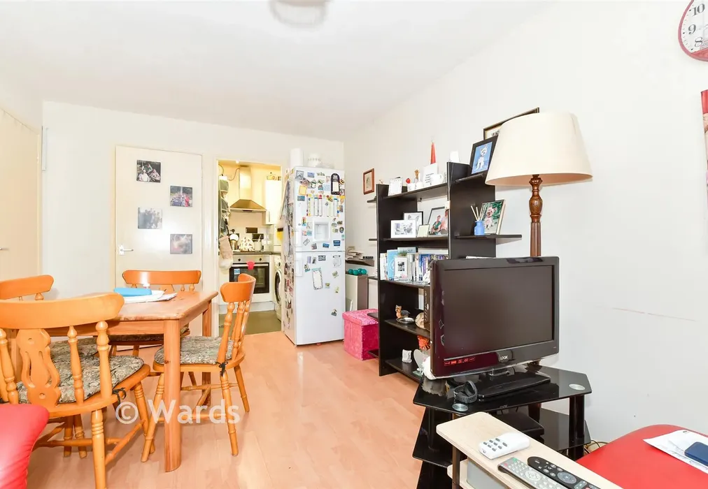 Lounge - Lesley Place, Buckland Hill, Maidstone, Kent - Wards of Kent