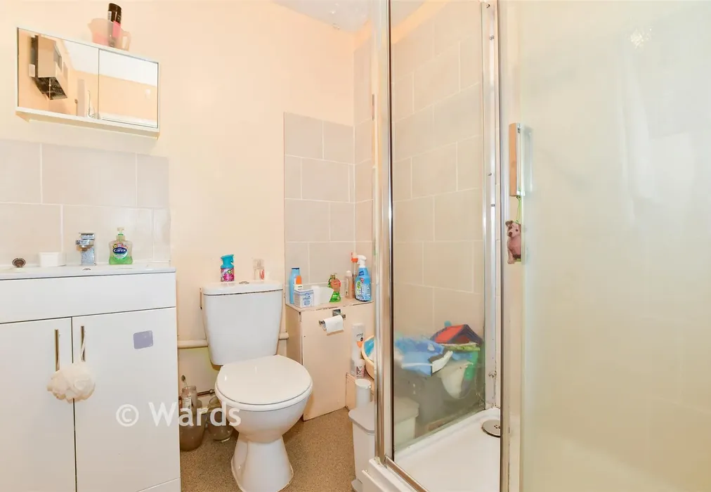 Shower Room - Lesley Place, Buckland Hill, Maidstone, Kent - Wards of Kent