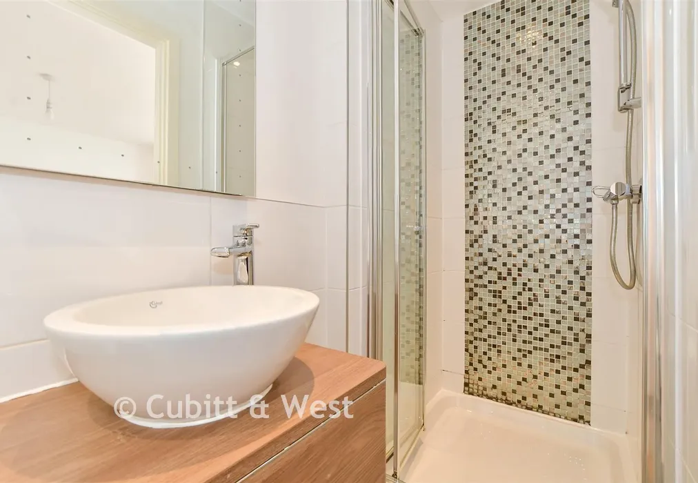 En-Suite Shower Room - Denne Parade, Horsham, West Sussex - Wards of Kent