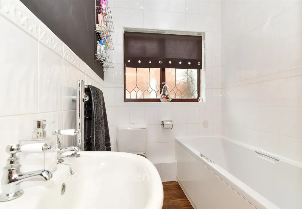 Bathroom - Alfred Gardens, Wickford, Essex - Wards of Kent
