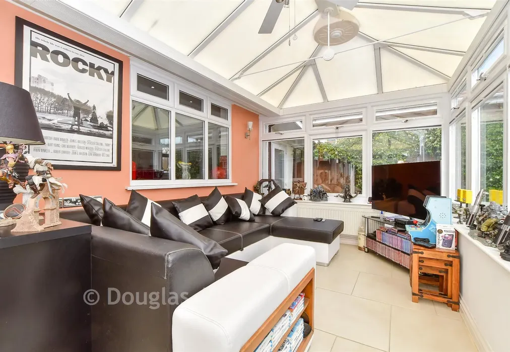 Conservatory - Alfred Gardens, Wickford, Essex - Wards of Kent