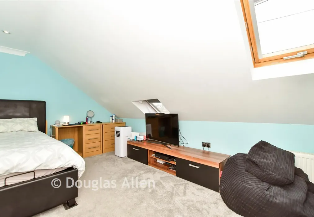 Bedroom 4 - Alfred Gardens, Wickford, Essex - Wards of Kent
