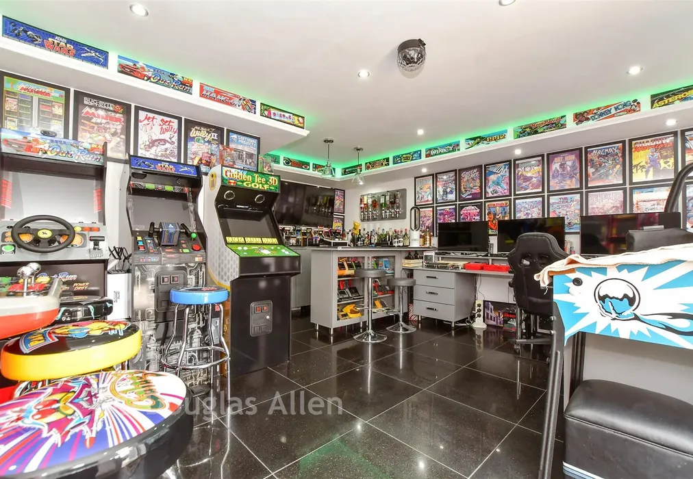 Room 1 - Alfred Gardens, Wickford, Essex - Wards of Kent
