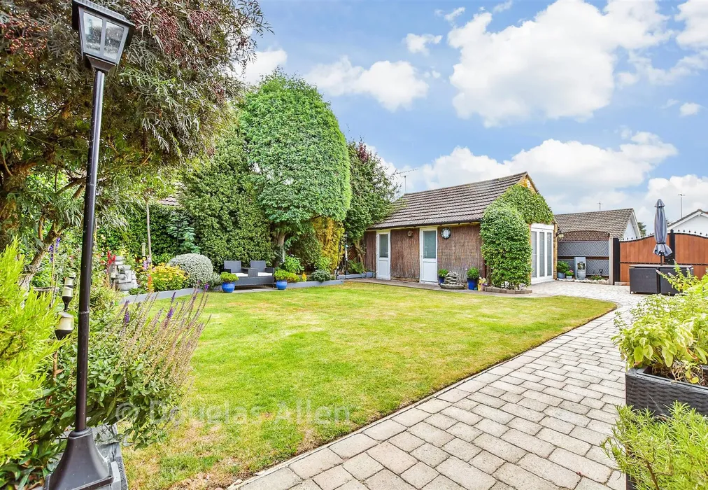 Rear Garden - Alfred Gardens, Wickford, Essex - Wards of Kent
