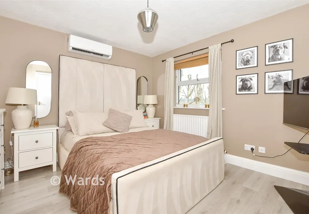Bedroom 1 - Pine Place, Tovil, Kent - Wards of Kent