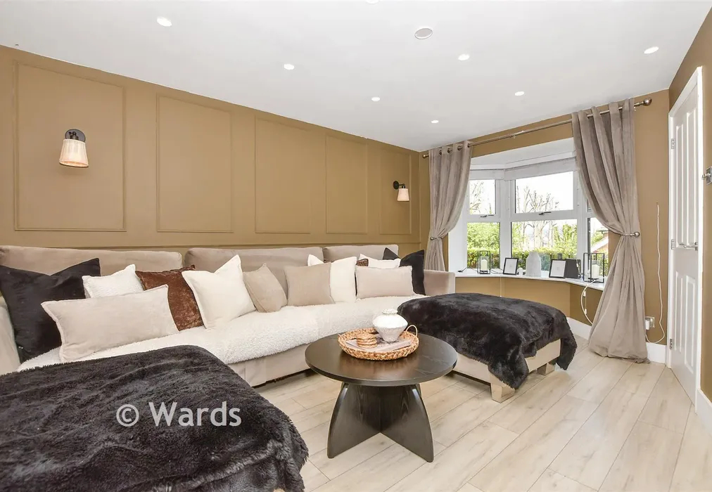 Lounge - Pine Place, Tovil, Kent - Wards of Kent