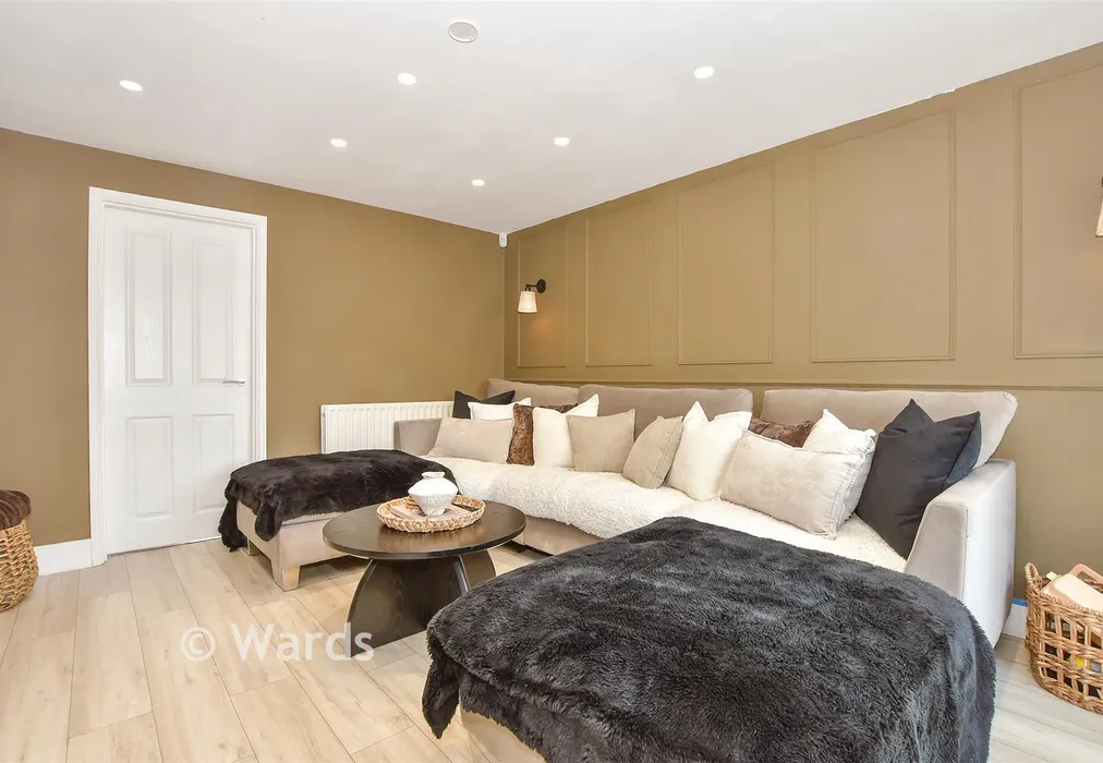 Lounge - Pine Place, Tovil, Kent - Wards of Kent