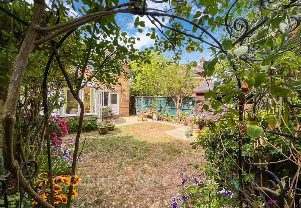 Garden** - Foxglove Walk, Worthing, West Sussex - Wards of Kent