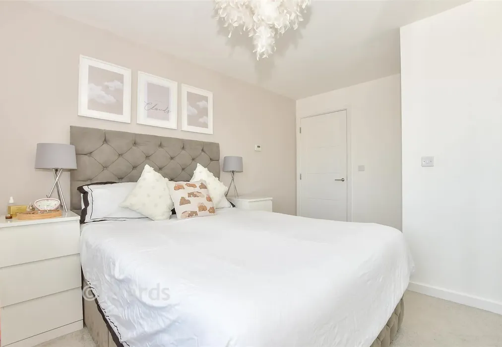 Bedroom 1 - Amisse Drive, Snodland, Kent - Wards of Kent